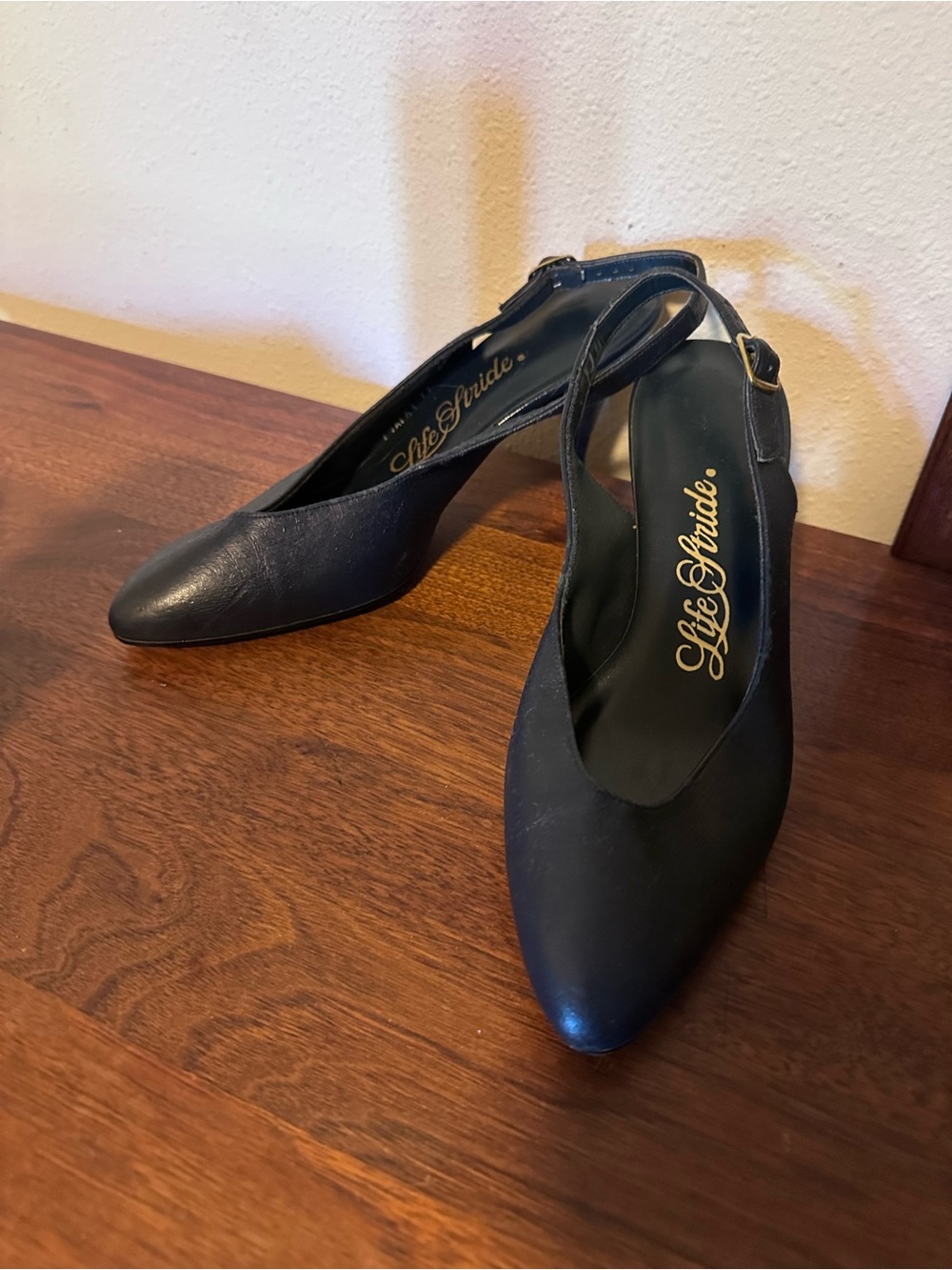 Vintage Life Stride Black Pointed-Toe Slingback Heels